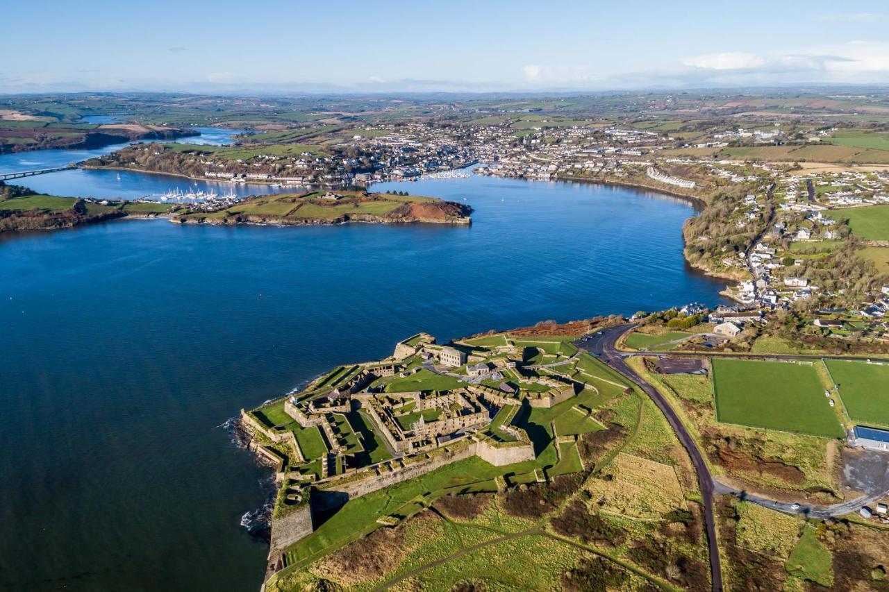 Four Winds,Kinsale Town,Exquisite Holiday Homes,Sleeps 26 Buitenkant foto